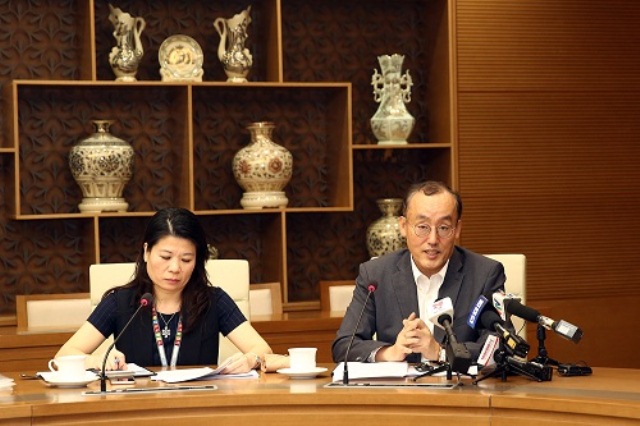 Ông Kidong Park, Trưởng đại diện WHO tại Việt Nam phát biểu tại buổi làm việc. Ảnh: Đình Nam.